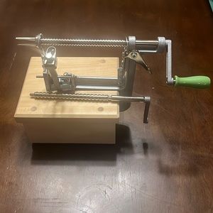 Pampered Chef Apple Peeler/Corer/Slicer Thick Slice